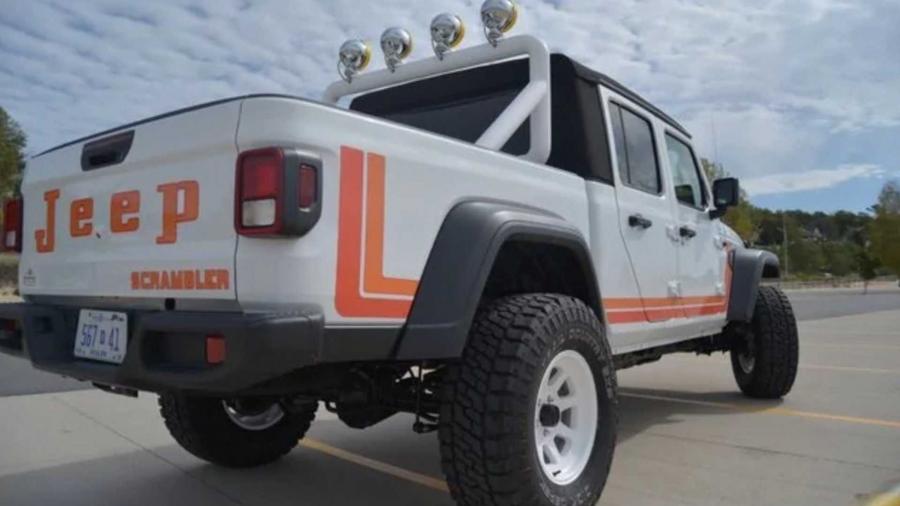  Jeep Gladiator CJ-8 Scrambler Concept 2019 года  (фото 3 из 5)